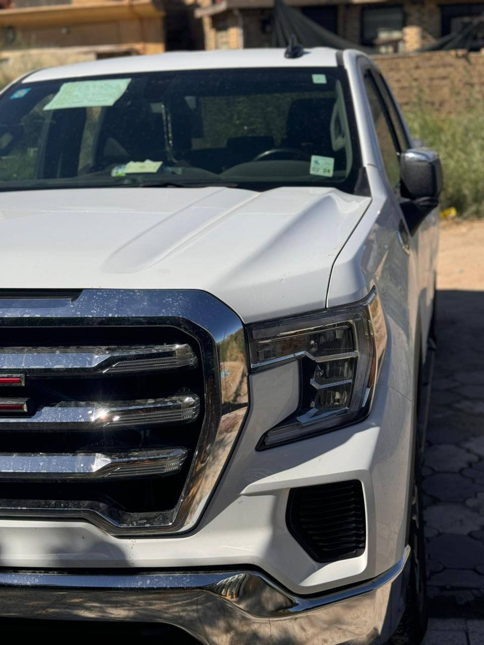 السلام عليكم 
لبيع جمسي سيرا وارد امريكي حادثها الباب السايق ماشية ٤٥سيارة جديدة لون ابيض صور الحادث موجودة بلمنشور التواصل على الرقم ***********
