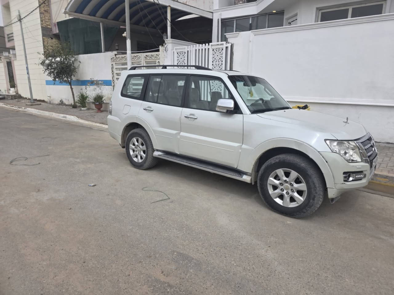 باجيرو 2014حبتور كفاله عامه سياره جديده وجاهزه برغي نقص مابيه كير محرك حداديه تبريد كله شرط ومعروفه مواصفات الحبتور اعلى فئه بلباجيرو سياره نضيفه ومكفوله لاصبغ ولا تبديل السعر 145مكانه الديوانيه رقمه بغداد انكليزي باسمي وهاذا رقمي 
***********
