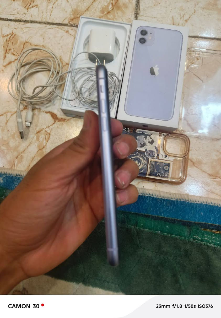 سلام عليكم
ايفون 11 عادي.  بطاريه74 ذاكره 128
جهاز وتر ما واصل تصليح ابد وضع شركه  . كامل غراضه. كارتونه+شاحن اصلي + كيبل + 2 حافضات+سماعات + حساب ايكلود مصار يومين من اخذته 
سعر 275قفل  العنوان بغداد 
جهاز  بي ضمان سبوع.  

***********.
