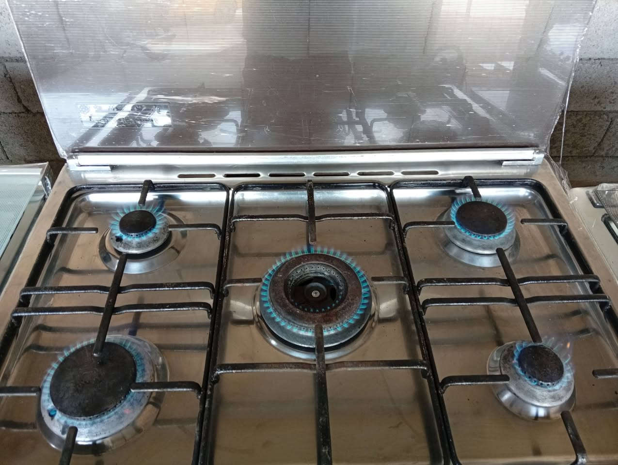 يوجد طباخ جديد درجة اولى شغال فول مواصفات النوعية مصري فريش
المكان قرية الجرف مجاور قصابة احمد العواد 
***********
