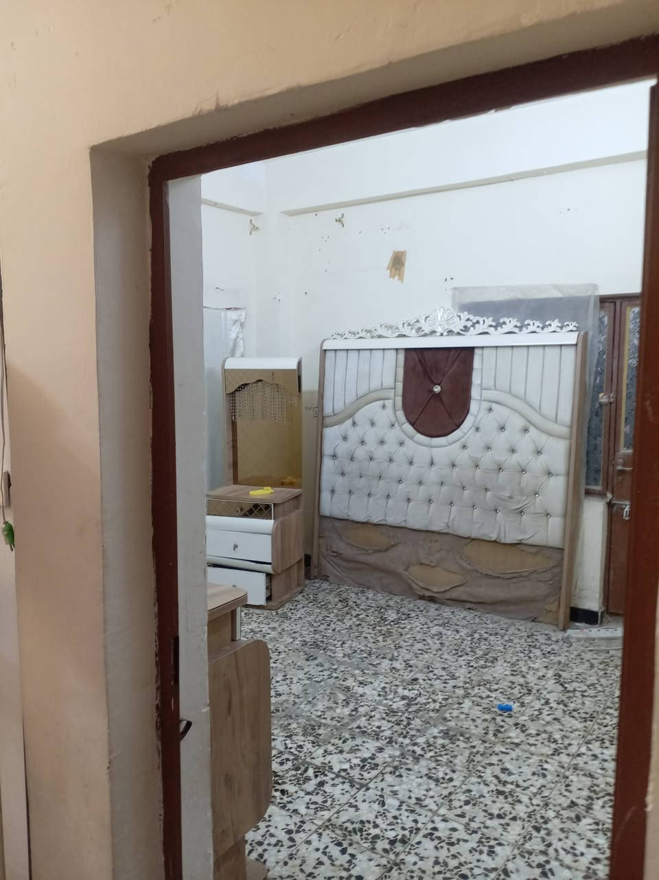 السلام عليكم شقه للايجار في شارع بالقيس على التبليط الرئيسي


**إذا كنت صاحب هذا الإعلان وتريد حذفه لأي سبب، رجاءا أرسل رسالة إلى الدعم الفني**