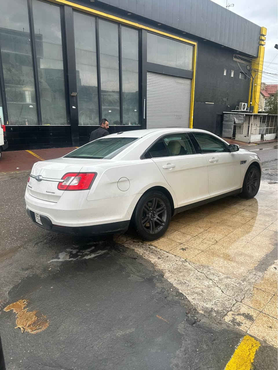 فورد توريس موديل 2010
فول فوول مواصفات كشن مصاج 
٢ بارجه ى بس په مپه 
هه موو شتى تازه يه سعرى 
سعرى 108 وه ره قه 
*********** أربيل, العراق
