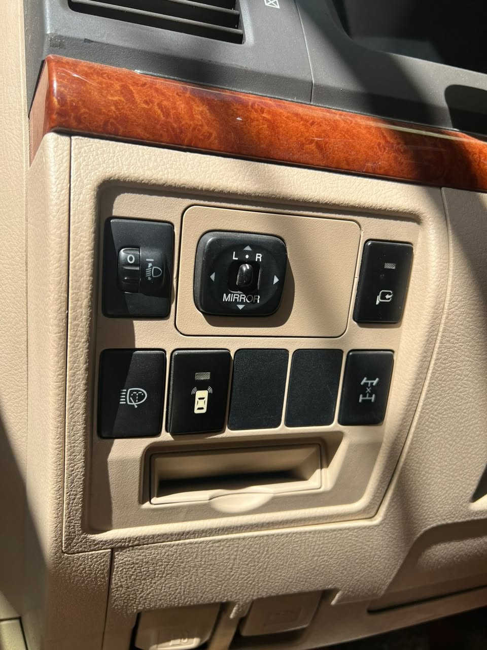 لاندكروزر جكسارة GXR 2013
فئة البريم ام الطفاية 8سلندر 4600 فول فول

مواصفات

سياره  بيها نص جاملغ خلفي 

وبارد بلجنطة قليل كولش

ماشية 180 الف

الموصفات

كشنات جلد بيجي بلادي

شاشه

فتحه سلايت

مري قلاب

لايت زنون ثلجي

لايت عدسه تحكم

زركات لايت

كشن كهرباء 1

بصمه ابواب 2

مثبت سرعه

تحكم ستيرن

ثلاجة 

مانع انزلاق 

طفاية 

تبريد 3 قطع

7 راكب

تخم جديد

سيارة فول للأخير

وبعد هواي مواصفات معروف

الاندكروز

رقم بغداد الدولي باسمي هزة

وفحص وسنوية كله جديد

مكان السيارة بغداد التاجي

السعر375 ورقة وبيها مجال حك الجية 

للأستفسار : 

***********
