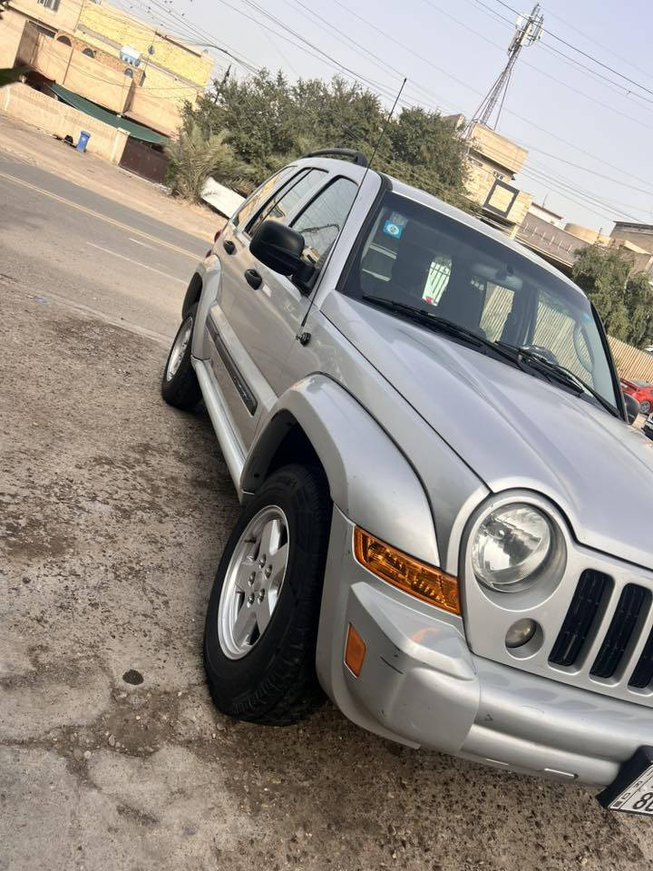 جيب لبرتي2007 السعر75 عنوان بغداد حي البنوك رقم الهاتف ***********
