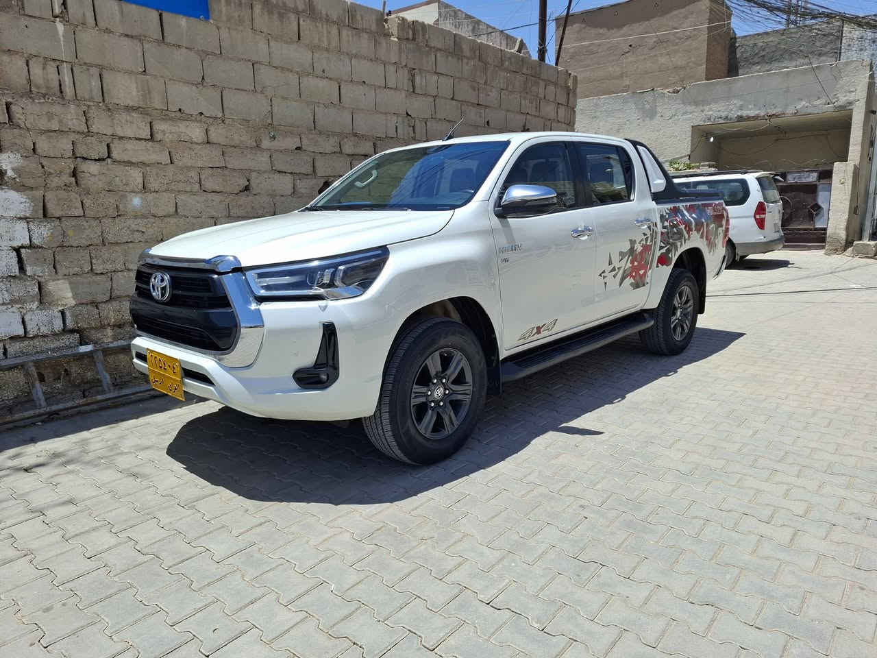 سلام عليكم للبيع  هايلوس  موديل 2022 TRD رقم أربيل  ماشيه  ١٠٨  السيار ه جازه من كلشي  مكفوله من كلشي  ماعدا بيها حالوب ناعم   لا صبغ لا بارد  فقد حالوب  بصيط  لاستفسار ***********
