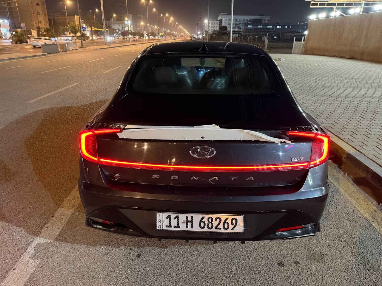 سوناتا فول موصفات عده بنرامه 
موديل ٢٠٢٠
سعر مناسب  ١٤٢ بي مجال بسيط جداً 
مكان سياره ديوانيه رقم سياره بغداد بسمي مدور ثاني يوم 
جهازه السياره حادثها ثلاث قطع سونار موحود ماشيه ٧٥ 
*********** آفاق, القادسية
