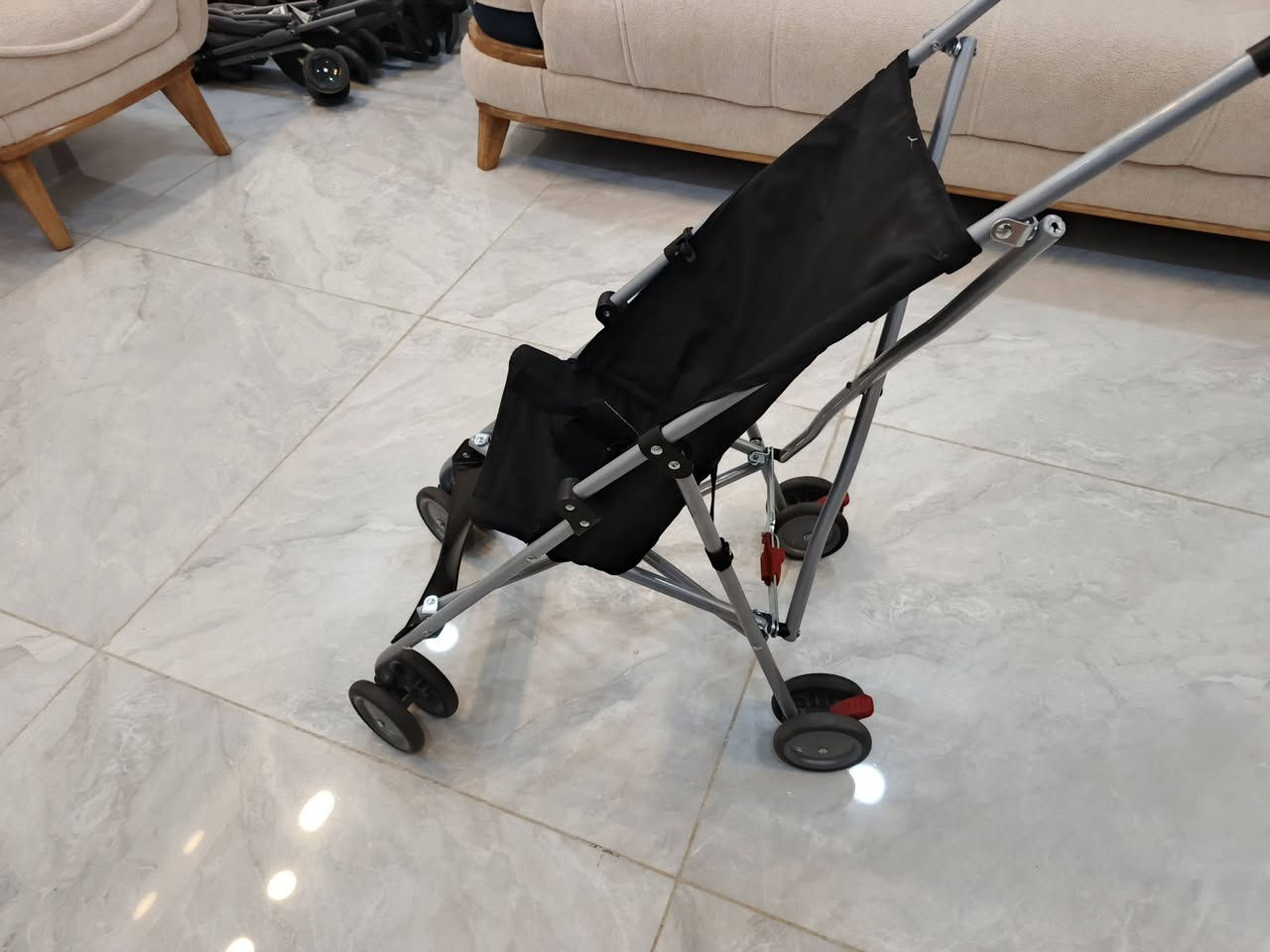 للبيع اصلي مستعمل شي قليل
***********
