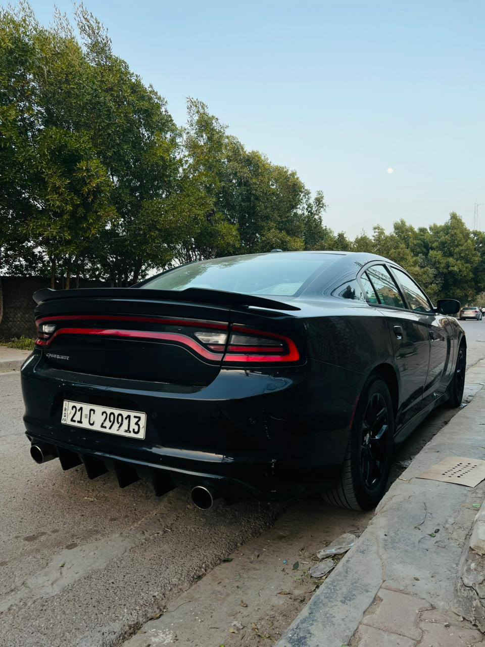 السلام عليكم للبيع موديل 15 سياره قطعتين بيها سعر 170 وبيها مجال سياره جديده ***********
