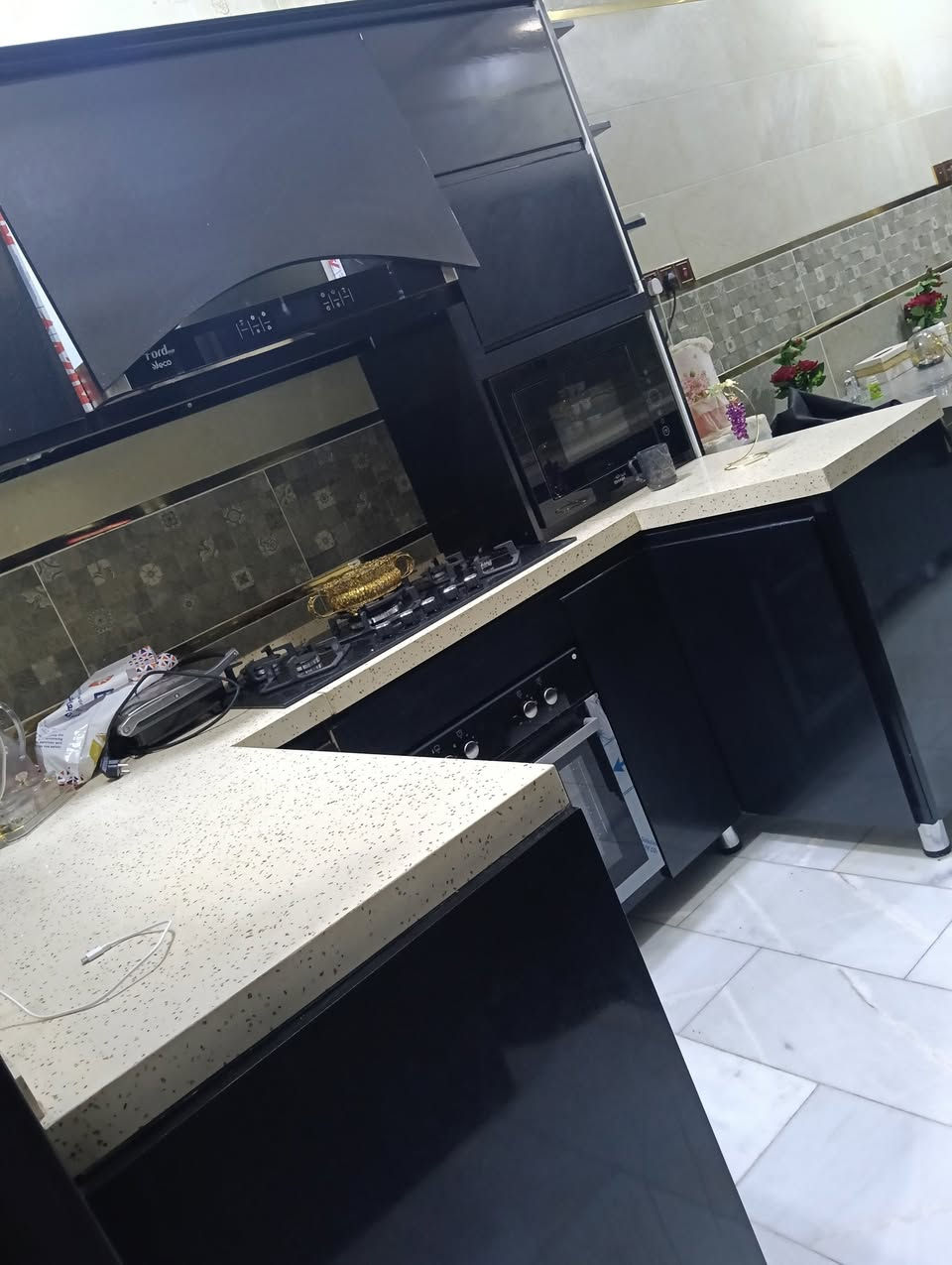 السلام عليكم غراض للبيع التواصل على الرقم ***********
