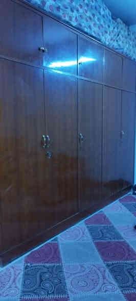 غرفة نوم صاج خمسة بيبان طابقين  نظيفة مع مندر السعر ٤٠٠ 
واتساب ***********
