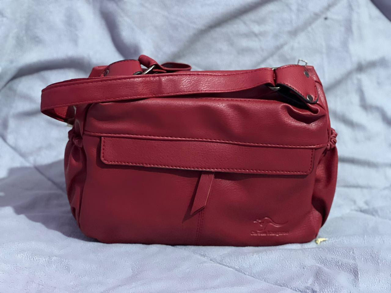 جنط حجم كبير بسعر مناسب كل جنطه يرافقها جزدان صغير وسكارف 
#متوفر توصيل كل محافظات العراق 3 الاف دينار طيل شهر رمضان المبارك


**إذا كنت صاحب هذا الإعلان وتريد حذفه لأي سبب، رجاءا أرسل رسالة إلى الدعم الفني**