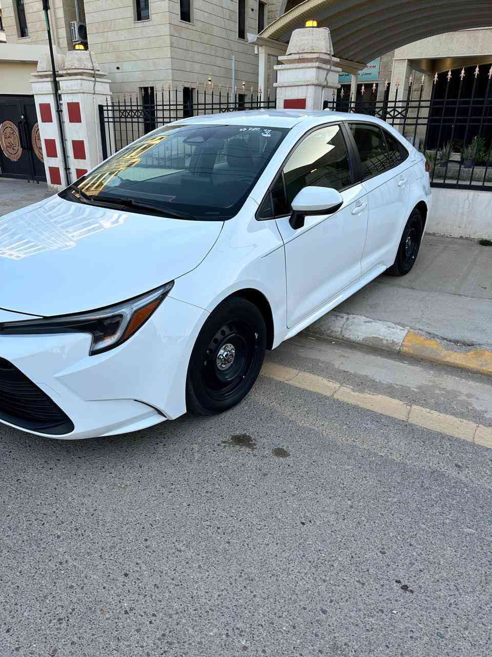 سلام عليكم مكلف للنشر
كورلا وارد امريكي وليس صيني LE
موديل 2024 هايبرد 
هاند بريك بصمه 
Auto Hold
انضمه قياده الي
تحكم ستيرن 
رادار امامي خلفي 
تخم تاير شركه
داخل لونين 
لون  of white
And black 
حادثهه فقط قطعه وحده قبق جنطه فقط 
الباقي كله وكاله شركه
ماشيه 60 الف مكانهه الانبار الفلوجه 
رقمهه انبار بسمي تحويل مباشر مشروع وطني
السعر 170 وبيه مجال 
للتواصل والاستفسار الاتصال)(***********)
