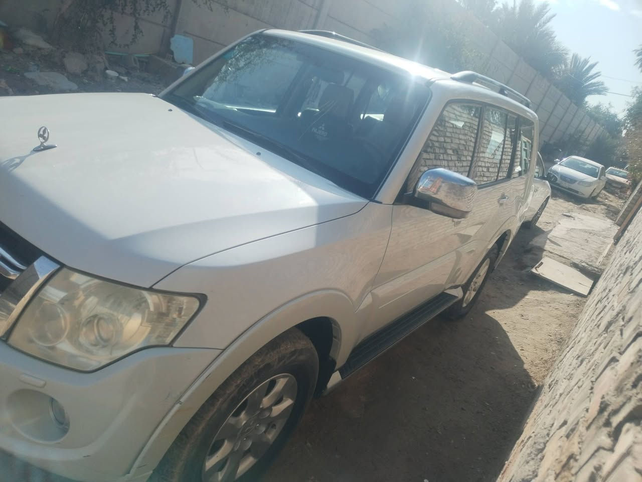 سيارة باجيرو ٢٠١٤  جديده كامل الموصفات حبتور مكفولفة من ظربة وصبغ سياره كاملة وكير ومحرك ماشاء الله سياره كامله لسعر على خاص وهذا رقم تلفوني *********** بي واتساب
