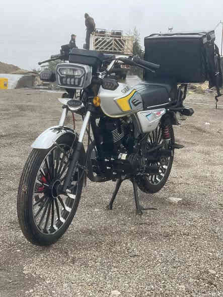 سلام عليكم دراجه للبيع موديل 2024شرط النضافه. محرك ما مفتوح.  شرط  شلعه او معدل شرط  دراجه تخبل   مكاني تكريت. عوينات  السعر 725بيه مجال ***********
