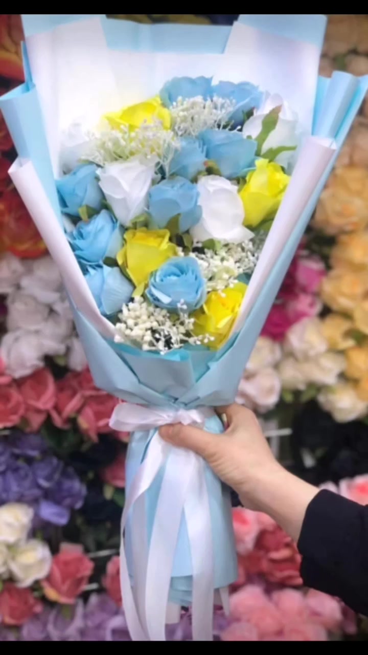 #دعم_مجاني_لأصحاب_المشاريع
يعلن #زهور_الربيع عن توفر جميع انواع الورد الطبيعي وبأسعار مناسبة جداََ. 
زهور عيد الحب وعيدالمعلم عيدالام وجميع المناسبات وشموع مناسبات جميع الالوان والاشكال اسعار جدا رخيص الاماكن توب مارت مكتب الحميديه بيت الصقر توله فروش.
ويوجد حجز عن طريق الموبايل  ***********
