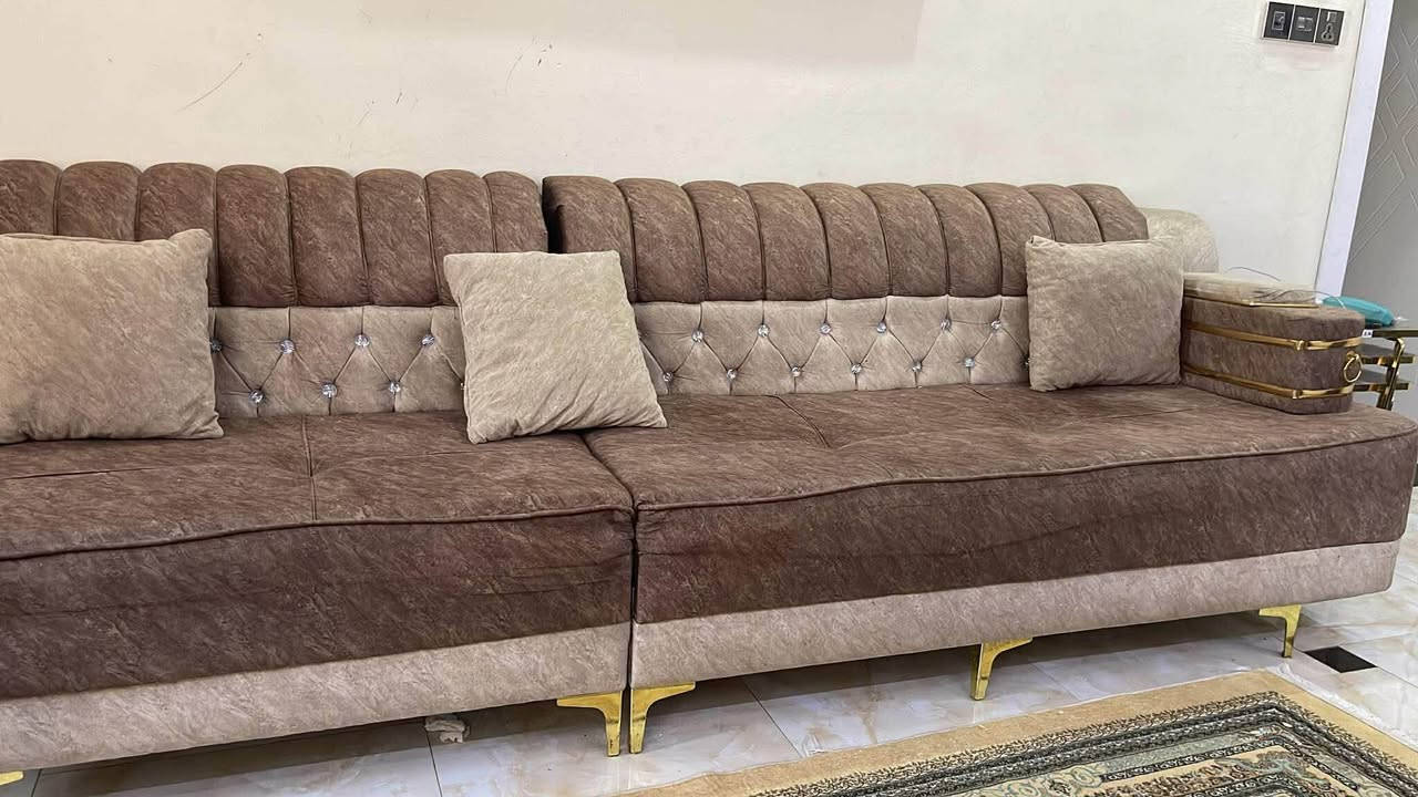 السلام عليكم موجود هذا الديوان لون بيجي. للبيع بسعر مناسب  وبي مجال  بغداد  

راسلوني على خاص لو رقم 
***********

