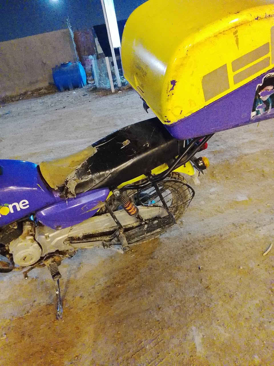 سلام عليكم شباب دراجه بوكسر موديل 22 كلاسك دراجه 7 اوراق كامله الدراجه يرادله ترتيب ولدراجه مجفته مره وحده الرقم *********** شراي بيك خير وتدلل السعر 12000
