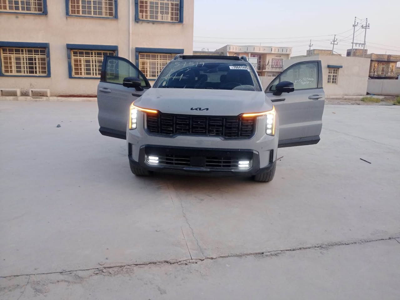 كيا سورنتو 
برستج فول 
مكفوله من الصبغ والتبديل فول مواصفات بدون رقم تترقم اي محافظه محرك 2500 تيربو ماشيه 11 الف رايدها 310
تلفون 
***********
واتساب اواتصال بغداد, العراق

