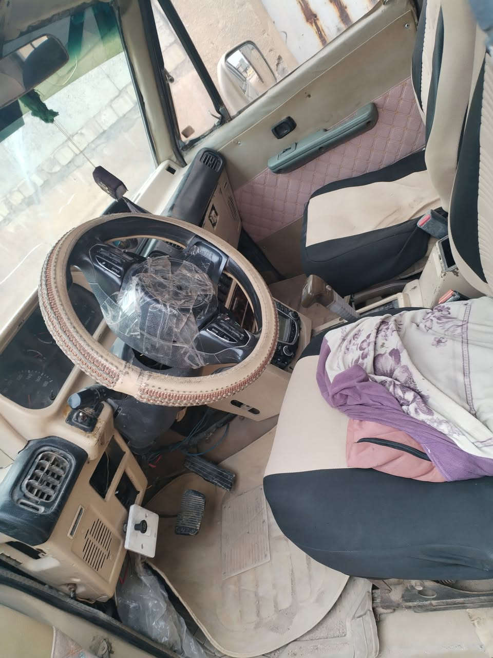 السلام عليكم باجيرو موديل 91 سلويه بال 2022 ساقطه تحويل تريد وكاله شرط ما عندي جير وبكيله 3000 دشر مقفول لا ضربه ولا صبغ بلادي شاصي مقفول راعي بكربلاء وبكاء للسياره كربلاء سعرها 30 وبيها مجال*********** ***********
