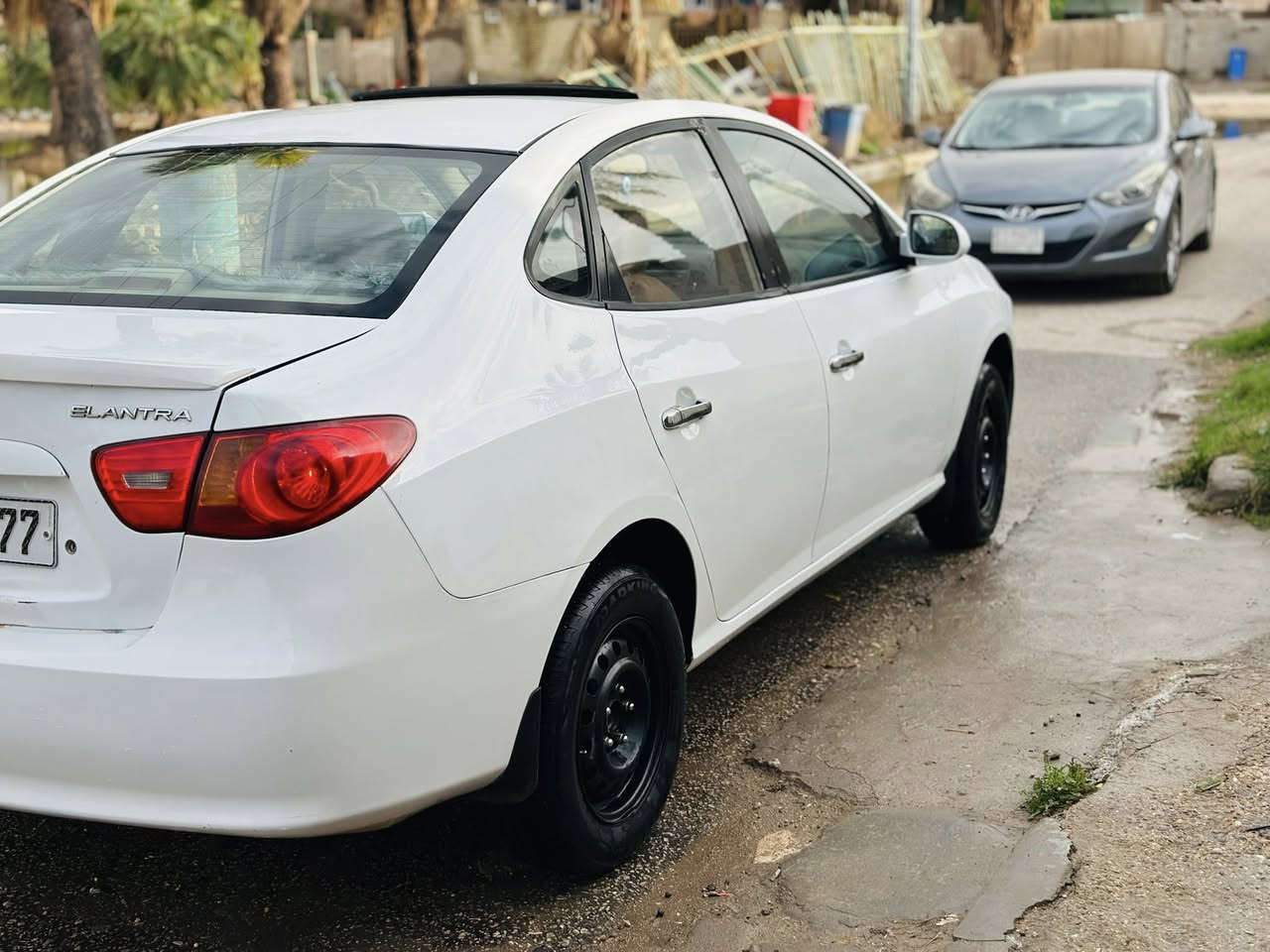 سلام عليكم لبيع النترا 2011 المقدس لون ابيض صدفي خليجي رقم بغداد الدولي تحويل مباشر
(( سياره بيها كم قطعه ابيعلك احزام بدون دواخل قماره مكفوله تكم مكفوله شواصي مكفوله )) 
فتحته سقف 
محرك 2000 دوش المرغوب 
أربع دسك 
كشافات إماميه 
وبعد مواصفات معروفه 
سياره جاهزه محرك كير حداديه تبريد كلها خير من لله وجاهزه عله آخر حبايه و ما بيها كل نقص ومن جميع النواحي خير من الله 
مكان السياره بابل المسيب 
السعر 97 وبيها مجال حك الجيه 
للاستفسار ***********
