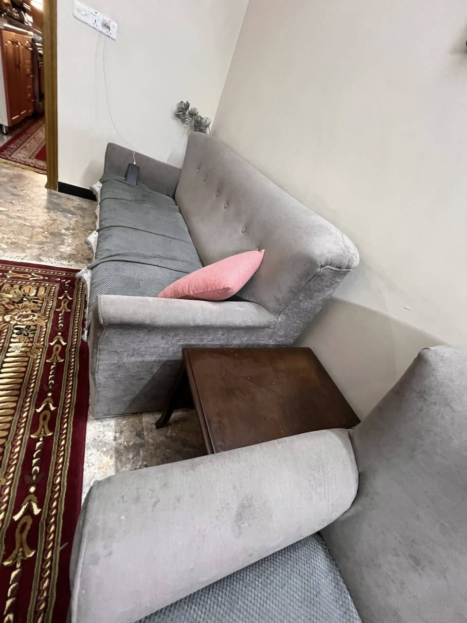 سلام عليكم
تخم للبيع نظيف جدا جدا 
10 مقاعد 
2- كبار 
1- وسط
2- صغار 
مكاني العامريه بغداد 
***********
375 الف نهايته
