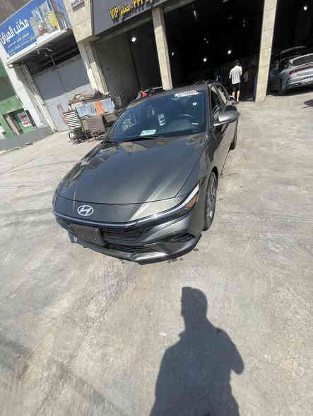 السلام عليكم

 للبيع النترا (هايبردد)  فول  اعلى فئة  بالمواصفات موديل  2024  مرقمة  بغداد  بأسمي تحويل ثاني يوم حادث خلفي  راجع كله بارد  بدون صبغ او تبديل  و بدون اي دواخل باقي السياره مكفوله من الصبغ والتبديل ماشيه (23ميل)  وضع الشركه 
—————————————————-
             🪬الـــــــمــــواصــــفــــات🪬

♦️سلايد 
♦️شاشة كبيرة 
♦️تحكم أستيرن
♦️داخل لونين ابيض ملكي 
♦️خزن كشن مميوري حفظ وضعيات السائق
♦️سستم صوت مع دمام Bose
♦️أنارة داخلية 
♦️كامرة خلفية
♦️بصمة تشغيل 
♦️بصمة أبواب
♦️تشغيل عن بعد 
♦️هند أبريك بصمة
♦️ثلاث أنظمة للقيادة 
♦️نظام ترحيب عند الاقتراب أنارة داخلية 
♦️كشنات الامامي كهربائي
♦️تدفئة كشنات + تبريد + كهرباء
♦️ شحن لاسلكي جوال 
♦️تحكم أستيرن
♦️ويل كب حجم 17رياضي بلادي مع تخم تاير جديد شركة 
♦️لايت زنون 
♦️لد نهاري

♦️بك لايت لد
♦️أشاير بلمري

♦️رادار أمامي للتوقف الذاتي
♦️تحديد المسار للقيادة الذاتيه
♦️رادارات جوانب
♦️رادار خلفي للتوقف الذاتي

—————————————————
السعر    (180  )  وبيها مجال  مكاني بغداد 

***********
