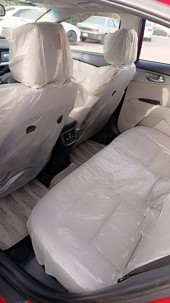 سلام عليكم سيراتو خليجي 2020
موصفات 
فتحه سقف
شاشه دجتل كبيره فول اندر ويد 
تبريد قطعتين
داخل لونين 
بيها بارد جاملغ عكس السايق شبر وشويه فقط 
5 ويل كب سبير شركه منازل لايلون شركه ع مقاعد بعده 
ماشيه 68 الف كيلو فقط 
مكينه 1600
كير مكينه كفاله 
رقم بغداد نكليزي شرط التحويل 
السعر 148 وبيها مجال 
العنوان البياع قرب كراج البياع 
هاتف ***********
