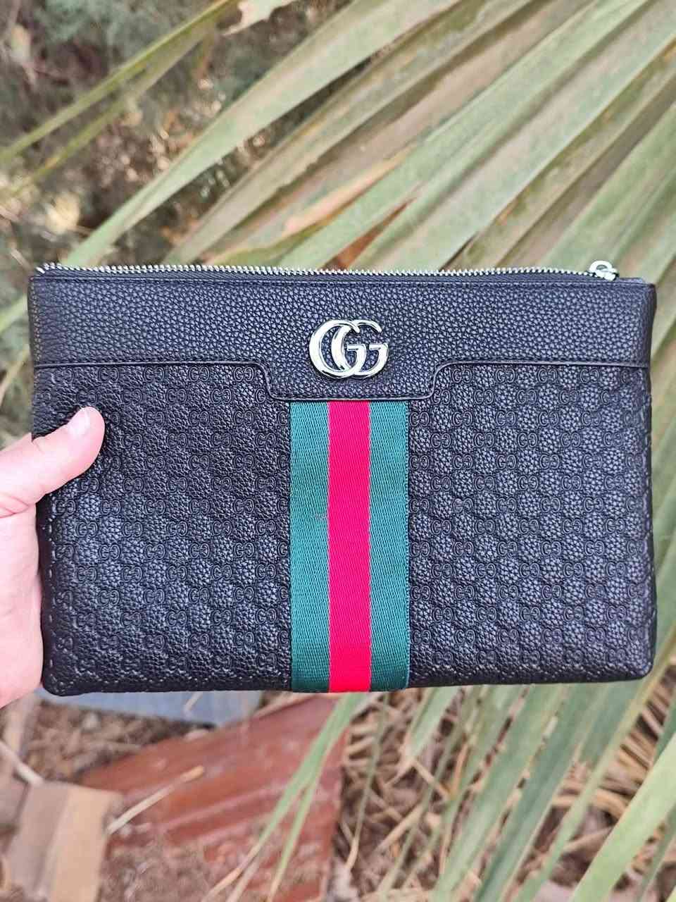 محفظه رجاليه عصريه للباجات والعملات فخمه جلد طبيعي فاخر
محفظه رجالية نظافة 100%
جلد طبيعي فاخر 
تحفظ كل المستمسكات الشخصية والباجات
جيوب للعملات النقديه
النقش حفر 
كجول ورسمي
قطعه راقيه مال هدايه واقتناء

سعر المحفظه 25 الف شامل أجور النقل لجميع المحافظات العراقيه

للحجز التواصل على الخاص (ترسل رقمك وعنوانك الكامل)

اضغط على متابعه للصفحه لمشاهدة كل ما يليق بأنقاتك
من متجر الاقتناء والهدايا الفخمه ( انس براند للاناقه العامه )


**إذا كنت صاحب هذا الإعلان وتريد حذفه لأي سبب، رجاءا أرسل رسالة إلى الدعم الفني**