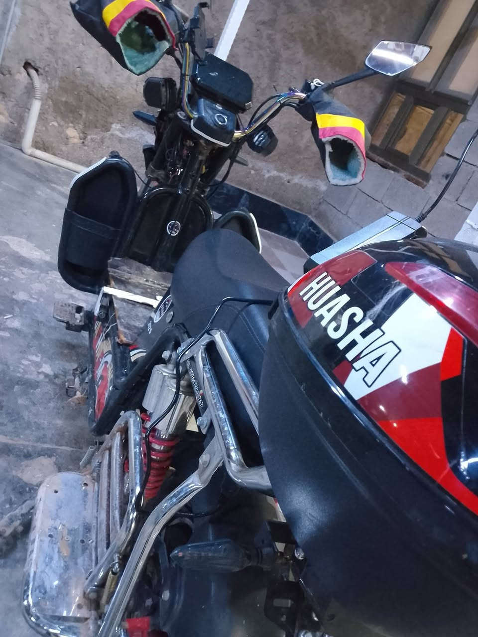 السلام عليكم دراجه شحن نوع هيوشه موديل 2025 اخر اصدار كامل تاير خلفي جديد ماطور نضيف كلش ماتصرف ليه ربع  كامل 6 باتري مايصرف شحن بطاريات نضيفه وزينه بس اني ابيعلك نص عمر السعر 600 وبي مجال للشراي *********** مكاني هيت السكك
