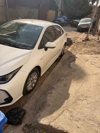 احبتي كورله موديل ٢٥ وارد خليجي هايبرد فول ماعده الفتحة سقف  كير ومكين...