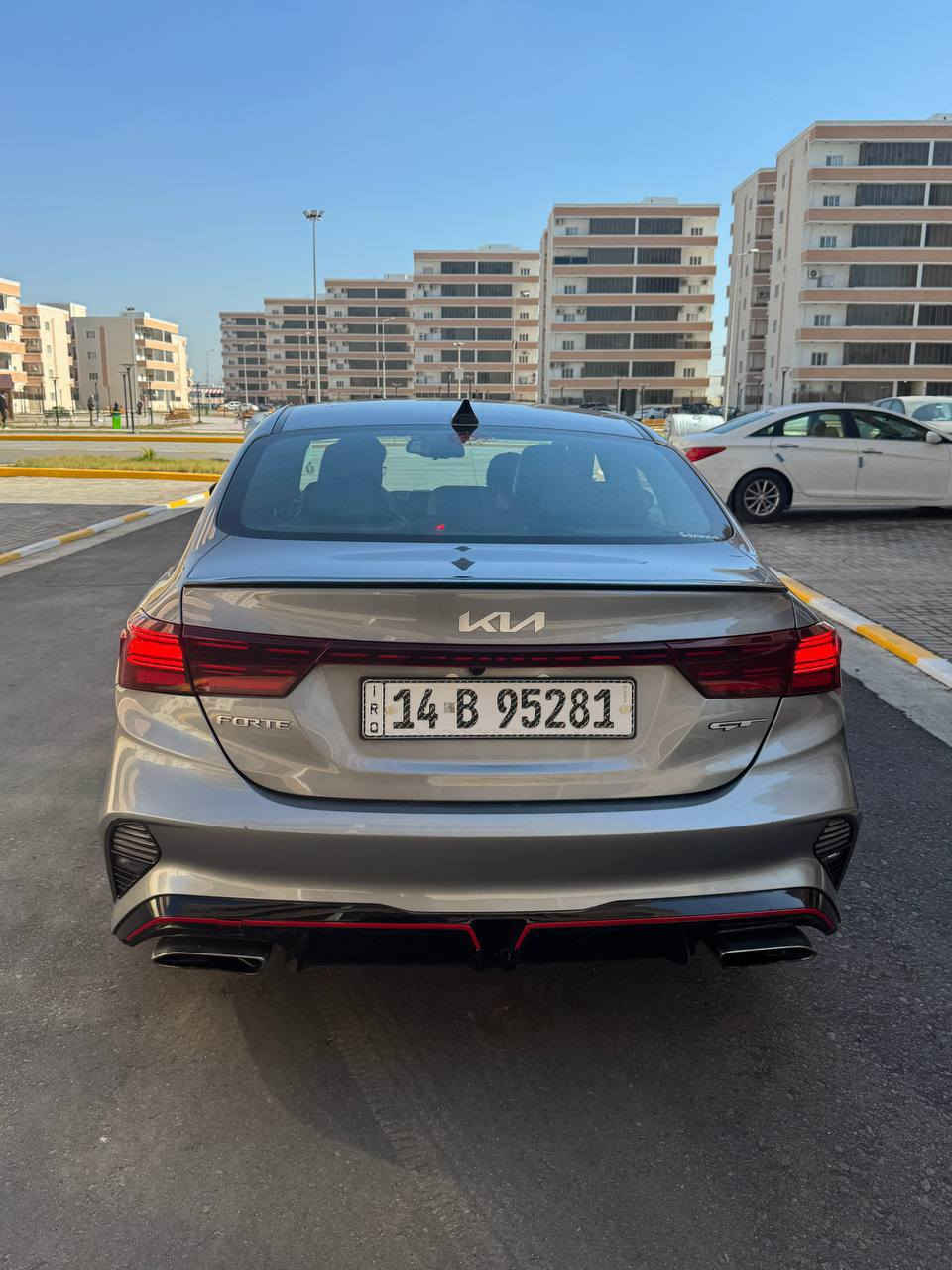 كيا فورتي GT 2023
لون سلفري 
وارد امريكي
ويل كب رياضي 18 ابو الخط الاحمر 
رادار امامي وخلفي وجانبي
محرك 1600تيربوا رياضي
تشغيل بصمه 
تشغيل عن بعد 
شاحنه واير لس
اشاره في المرأة الجانبيه
شفت ستيرن 
اوتوا هولد
ايقاف ذاتي
مثبت سرعه
مانع انزلاق
تبريد قطعتين امامي وخلفي
شاشه 9انج
كشنات جلد 
علامه جي تي متعددة اللوان
سايدبريك كهرباتي اوتوا 
سستم صوت
ديل كزوز عريض
ضربه خفيفه في الدعاميه بدون ايرباك السيارة مكفوله من الصبغ عدا الدعاميه الاماميه 
فول مواصفات عدا الفتحه بالسقف البصرة, العراق


**إذا كنت صاحب هذا الإعلان وتريد حذفه لأي سبب، رجاءا أرسل رسالة إلى الدعم الفني**