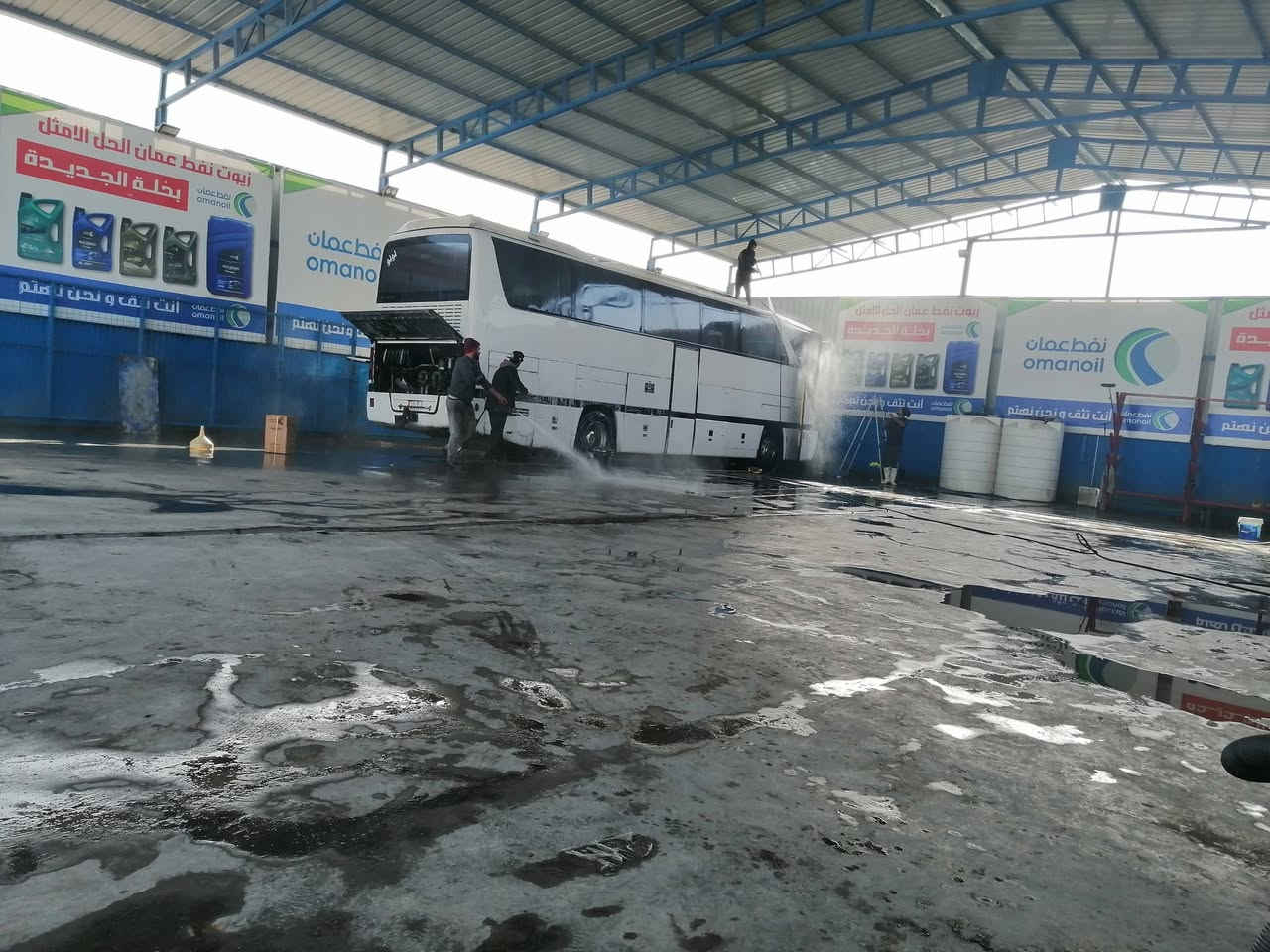 باص متواجده في النجف الاشرف للبيع بسمي 403 52نفر مرسدس ابيض ملصق وهزه ورقم انكليزي
مكينه وكير وكسل مكفولات وحديديه جديده وتخم تاير كهربيات كلها شغاله سنويه 28 وخط وبحث وجهاز تبريد جديد فوكها ***********
***********
