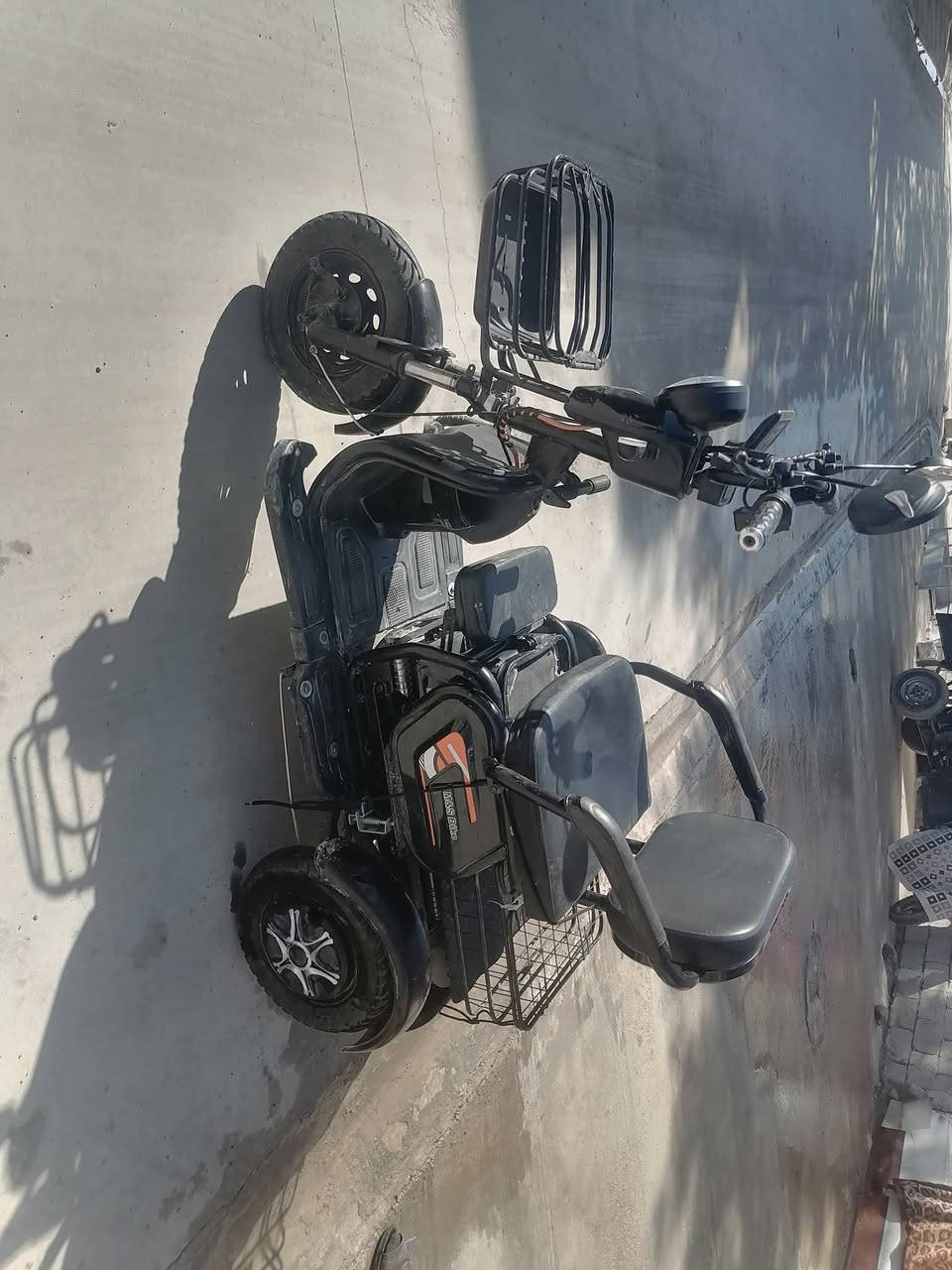 سلام عليكم ماطور شحن للبيع بعده جديد مستخدم شي قليل سعر 500 بي مجال شي قليل ***********
