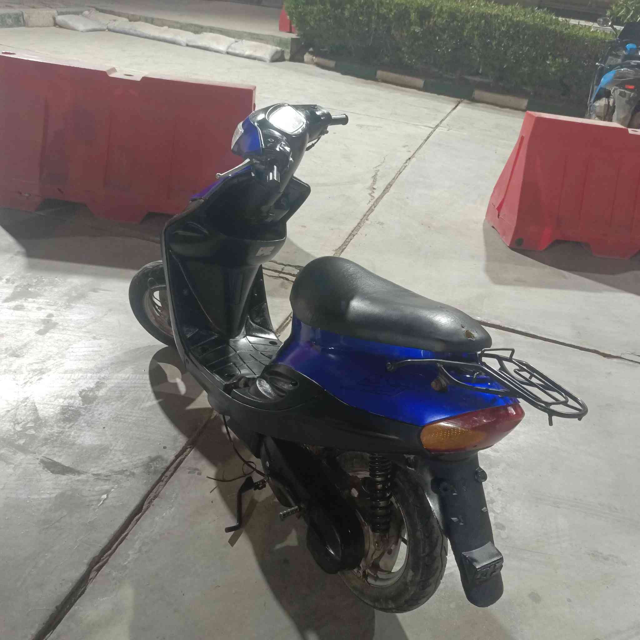 دراجه يومهاه بيجي دراجه نضيفه ما بيهه شي ترايهه وين ما جان السعر 300 وبيههه مجال  ميسان السياسين ***********
