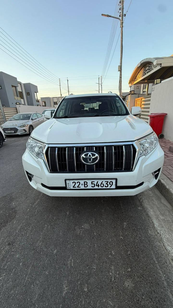 السلام عليكم 
السعر ٣٥٠ بي مجال بسيط  جدا

        تيوتا  برادو ٢٠١٨ 

#المواصفات 

 🔹الموديل :2018لون ابيض  

🔹بصمة تشغيل عند بعد

🔹داخل قرميدي 

🔹بكليت لد 

🔹تحكم ستيرن

🔹ويل كب حجم 19 

🔹شاحن واير ليس

🔹شاش + كامره 

🔹حساس خلفي 

🔹كشنات جلد 

🔹كشنات عدد 2 كهرباء 

🔹مري شفط 

🔹فتحه سقف 

🔹كروس سرعه 

🔹بصمه + تشغيل عن بعد 

🔹ثلاث قطع تبريد 

🔹فتحت USB

🔹شاحن واير ليس 

🔹ثلاجه.  

🔹نضام الدفع الرباعي 

العنوان بغداد العطيفية السيارة رقم اربيل كفالة عامه ماشية ٦٠ الف حقيقي للاستفسار ***********
