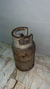 قنينة غاز • للبيع • متروسة