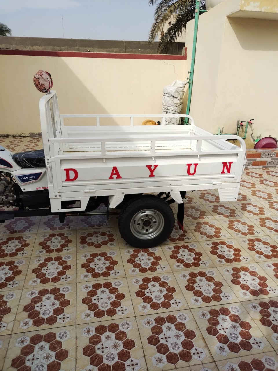 السلام عليكم ورحمة الله وبركاته ستوته للبيع مديل 2009 رقم وسنويه ستوته جاهزه مابيه نقص ابد كلشي جديد *********** هذا  والشراي يدلل
