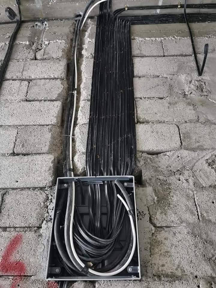 اسطه كهربائي لتسيس البيوت والمحلات بنسب السعار لالستفسار ***********
