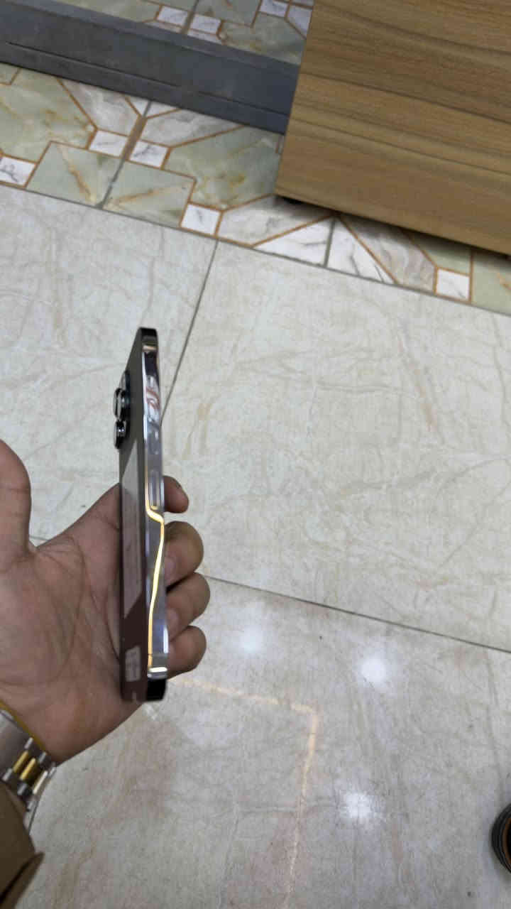 ايفون ١٣ برو ماكس 
وتر مامفتوح وضمان افصح وين متريد
ذاكره ٢٥٦
بطاريه ٨٤
للاستفسار ***********
