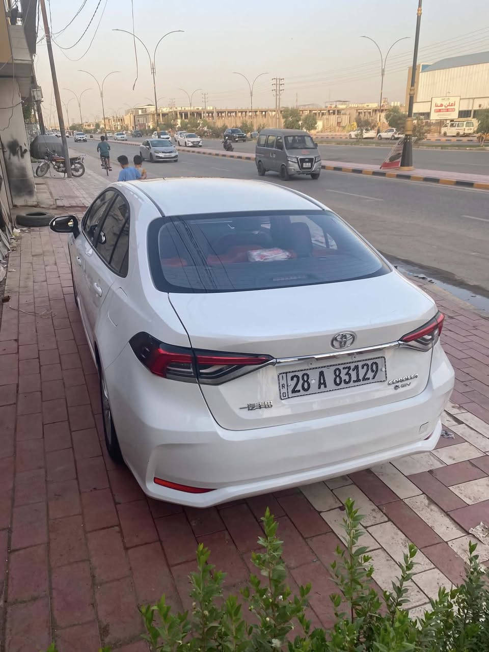 موديل ٢٤ رقم نجف دولي بسمي فول بصمه 
دواخل لونين 
ماشيه 4000
سياره جديده 
فقط قبق جنطه تبديل لا ضربه ولا دحجه اثر عماريه وكعت عليه 
مكانه نجف حي السلام 
الاتصال ***********
