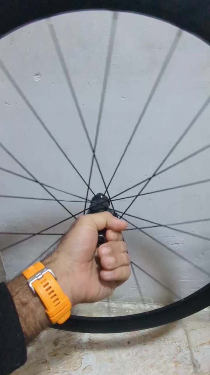 سلام عليكم
(C700)للبيع زوج ويل رود 
معدن المنيوم بطيخه كاربون 
ارتفاع ٤٠ 
كمبليون يدعم كاليبر بريك (بريك طوق )
جديد غير مستخدم 
السعر ارجو المعذره عن ذكره الي حاب يتفضل خاص او على الرقم *********** 
تحياتي
