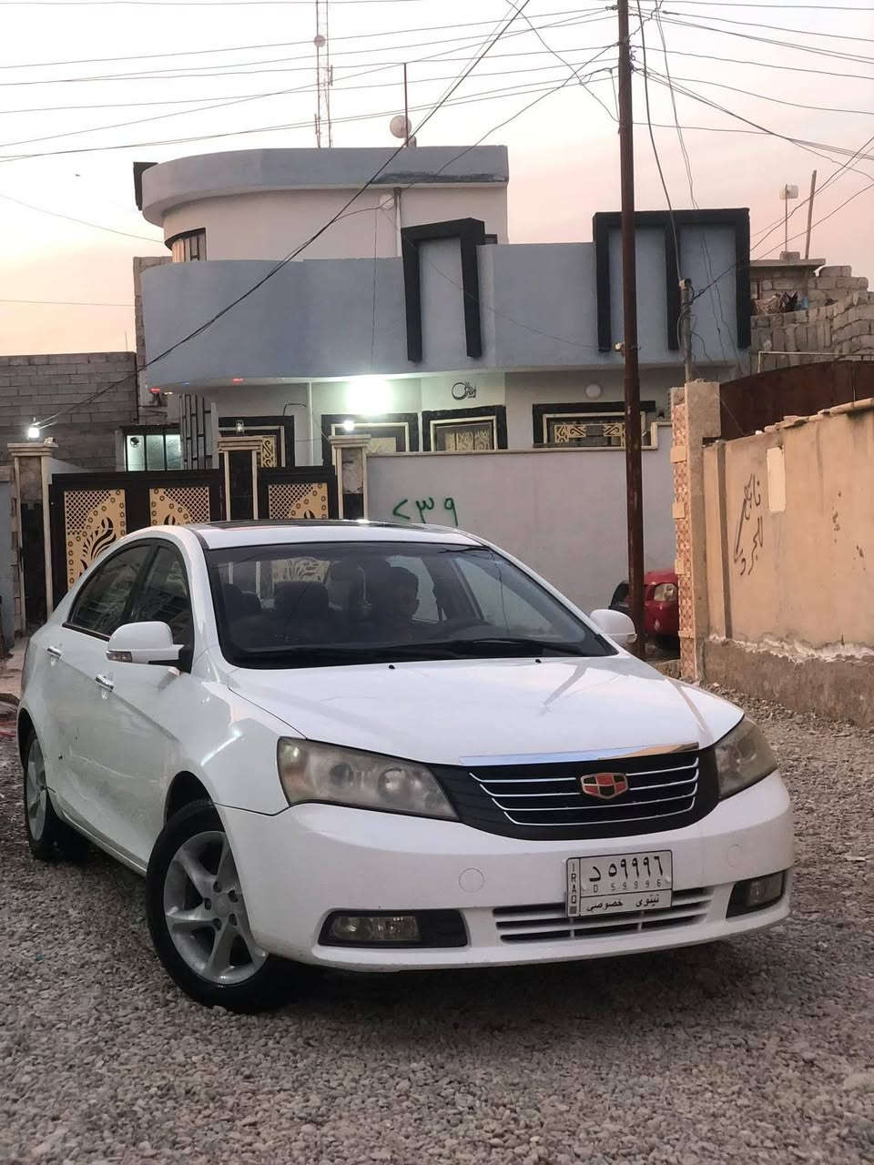 السلام عليكم 
سياره أم كراند 2013 للبيع+مراوس 
المواصفات: 
1.موديل 2013
2.فول 1/1. LIMITEAD. 
3. اوتوماتيك. 
4.جامات كهرب. 
5.فتحة سقف. 
6.سكريته كهربائي. 
7.لايت اوتوا. 
8.فتح كنترول. 
9.ويل كب حجم 16 أصلي. 
10.محرك 4سلندر حجم 18.
كير+محرك شرط ما مفتوح. 
السياره نضيفه ما يعوزها مصرف السياره كلين ما عدا طخه اصغيره اب باب الخلف اليمين يتعدل بارد. 
رقم نينوى ألماني مشروع وطني. السعر 78وبيها مجال شي بسيط للتواصل على الخاص. السياره احلى بهواي من الصور


**إذا كنت صاحب هذا الإعلان وتريد حذفه لأي سبب، رجاءا أرسل رسالة إلى الدعم الفني**