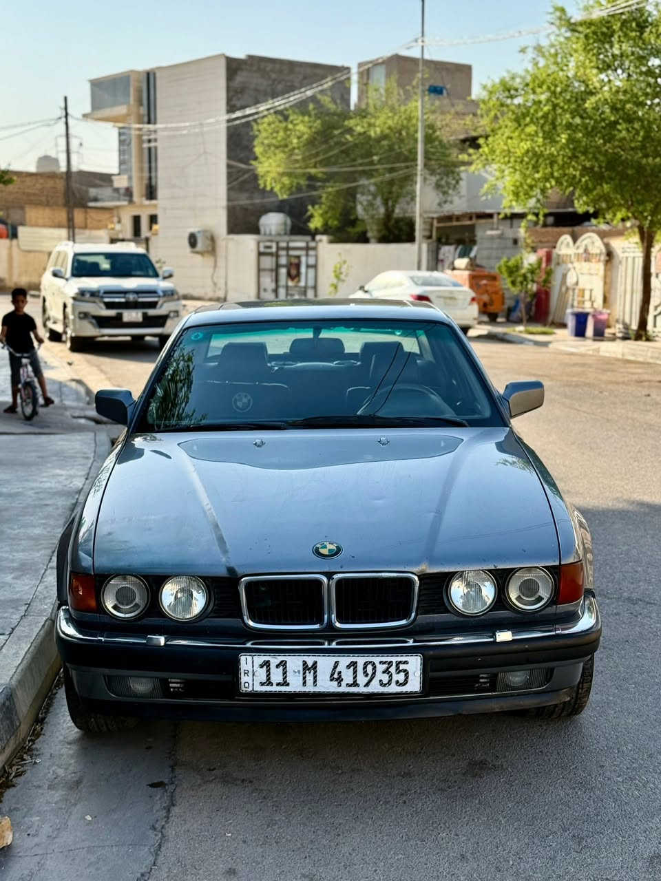 السلام عليكم للبيع بي ام  740i
موديل 1992 السيارة اصل
السيارة بلادي خير من الله 
تبريد شغل ثلج 
السيارة كهربائيات كاملة 
السيارة جديدة بمعنى الكلمة 
محرك كير كفالة من كلشي 
رقم بغداد دولي جديد 
تحويل ثاني يوم 
مكاني واسط_ العزيزية 
***********.
السعر 80 وبيها مجال
