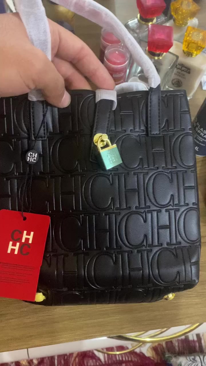 السلام عليكم
جنطه ماركه عالميه وحلوه ونازكه ومرتبه


**إذا كنت صاحب هذا الإعلان وتريد حذفه لأي سبب، رجاءا أرسل رسالة إلى الدعم الفني**