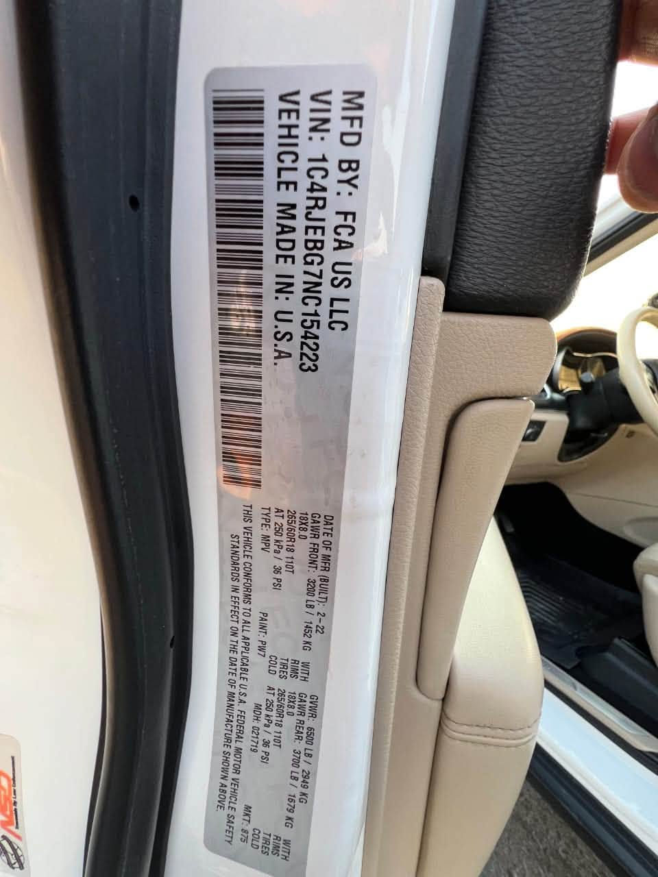 جيب كراند شيروكي لمتدد فول مواصفات موديل ٢٠٢٢ حادثها كما بالصور ٣ قطع اماميه وبيها تعديل بالشاصي بدون كص وبدون لغود سليمه ايرباك ضارب سيارة جديدة دواخل وبدي ماشيه ٥٠ الف كيلو رقم بصرة تحويل ثاني يوم سيارة ما بيها نقص وجديدة بيها حادث موضح بالصورة وكلشي بسعرة ب ٢١٥ وبيها مجال للشراي مكاني البصرة الجنينه ***********
