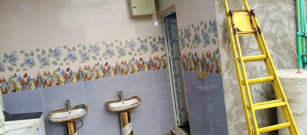 سلام عليكم بيت مساحه 200متر الوجهيه 10ونزال 20 منطقه حي الانتصار مقبيل المستوصف الشارع مبلط والعرض مال الشارع 10 والبيت نقصه ارضيه وجهيه ***********
