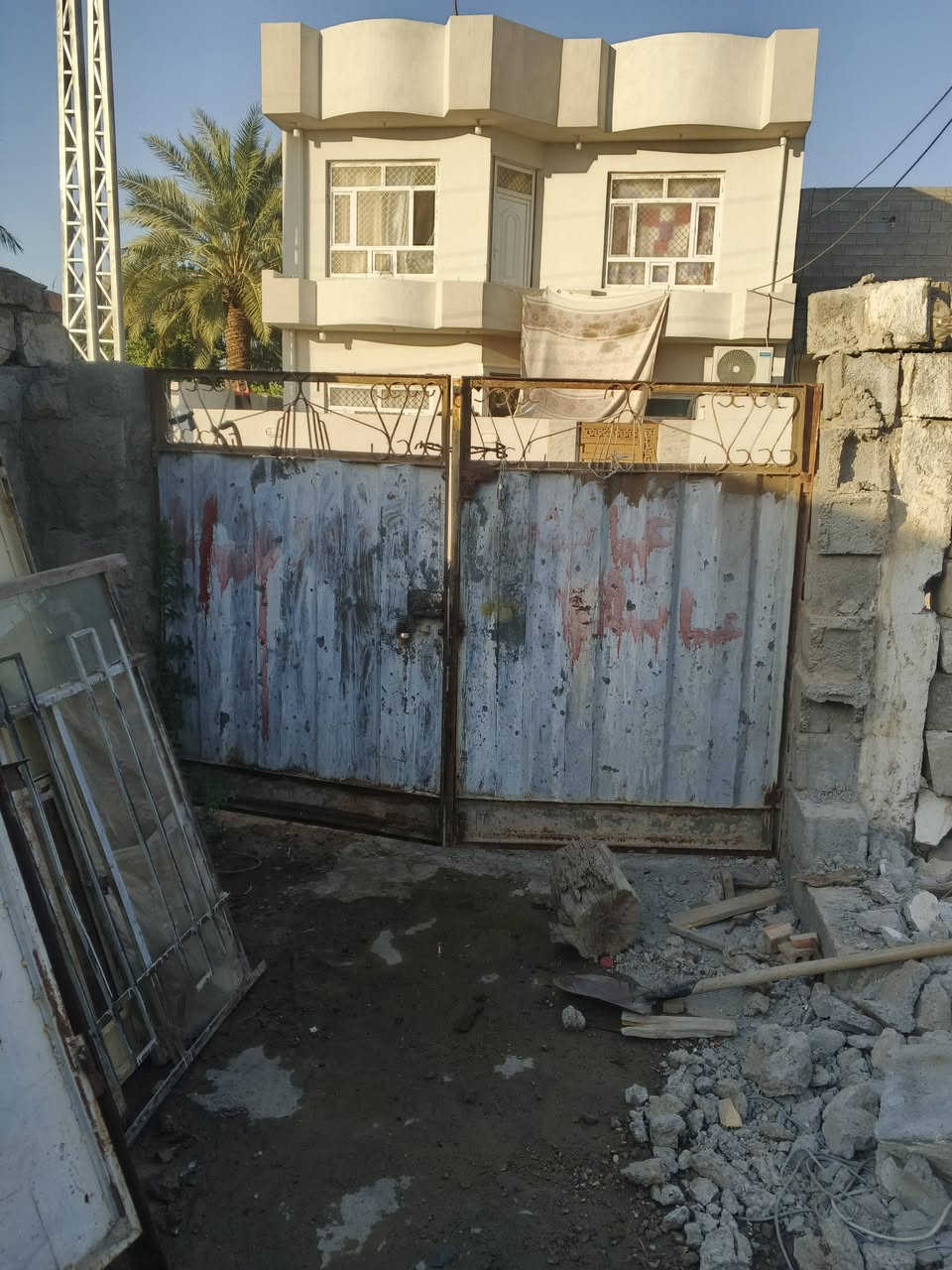 السلام عليكم متوفر 10 بيبان و3 شبابيج مع الجام   ابيعهن شلع  ب400 وبيهن مجال ‏‪***********
