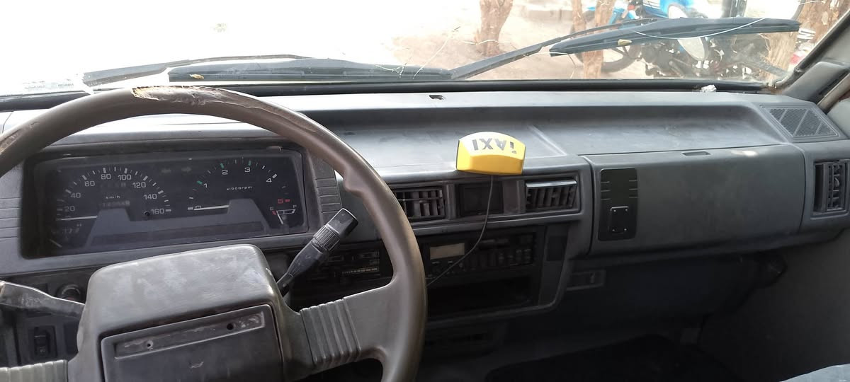 السلام عليكم 
كيه للبيع  موديل  94.سياره كفاله عامه. سياره بلاديه. قماره شركه. مكينه كارتون. لا تنقيص ولا تبخير. حداديه. كير اكسل 
سياره ناعمه. دوشمه كهرباءيات.  صفاحيات مبدلات والقديمات عندي.  رقم واسط. ب اسمي شخصيا.  
سياره مال جناي.  الا ستفسار. ***********
