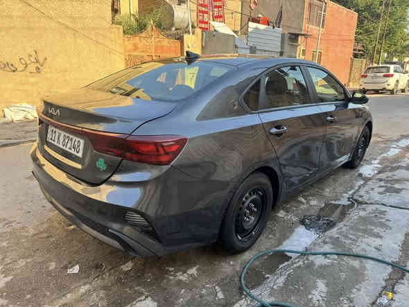 السلام عليكم للبيع كيا فورتي موديل 2023 
رقم بغداد بسمي 
وارد امريكي حادثا فقط  دعامية امامية وبيها صندوك مبدل وجاملقين صبغ فقط بدون ضربة ماشية 24 السيارة علة ايدي من امريكة السيارة وضع شركة وحديدة بمعنى الكلمة 
مكينة 2000 دوش 
السيارة برقي ما مفتوح بيها 
السعر 154 
العنوان بغداد شارع الورفلي ***********
