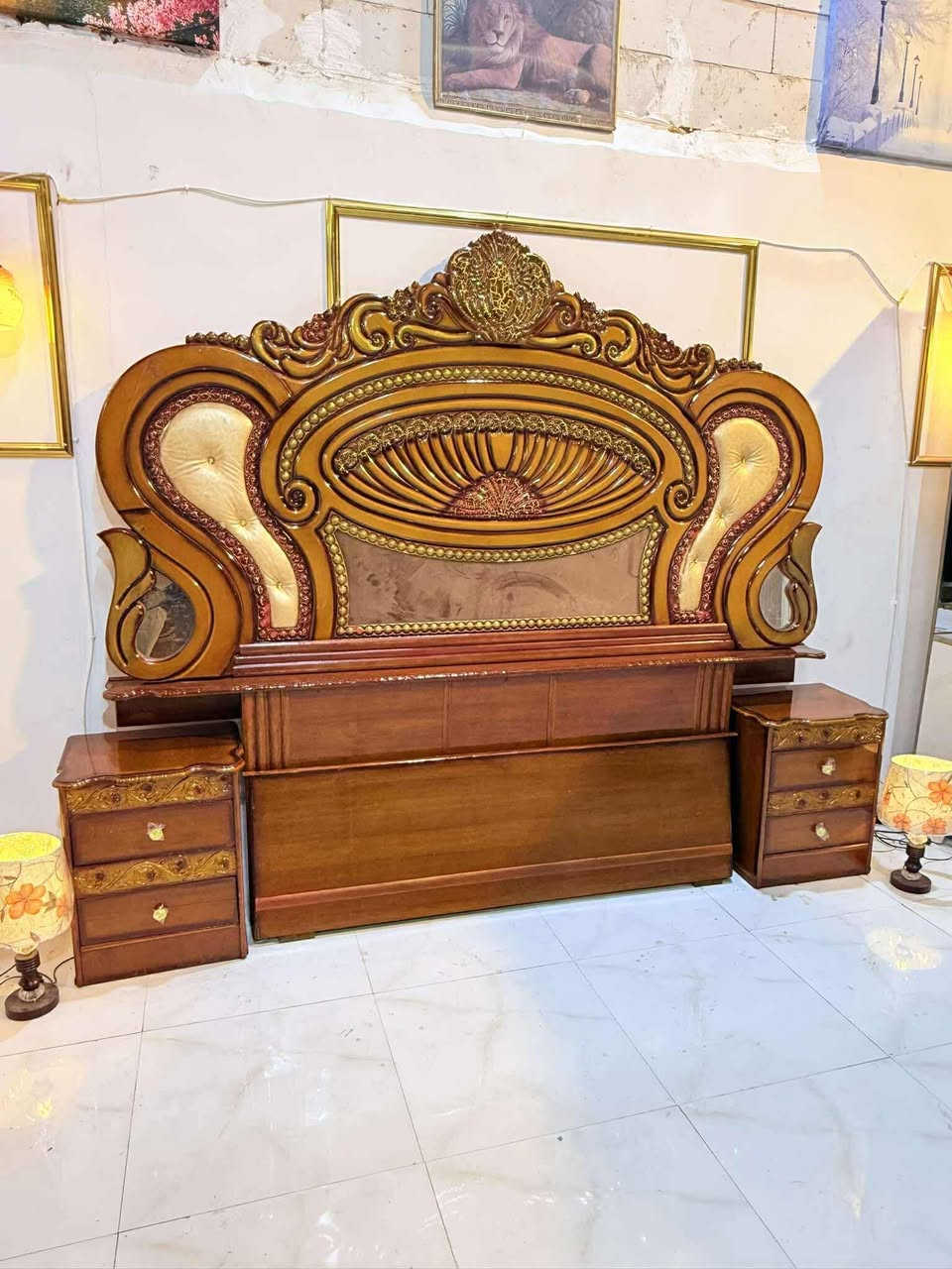 غرفه عراقيه مستخدام
نضافه 90
ضخمه6ابواب ملحق 
موديل حديث 
سعره 750بيهة مجال***********يوجد وتساب
نقل وشد مجانأ لكل مناطق بغداد محافظات بكروة
شغل وصط
